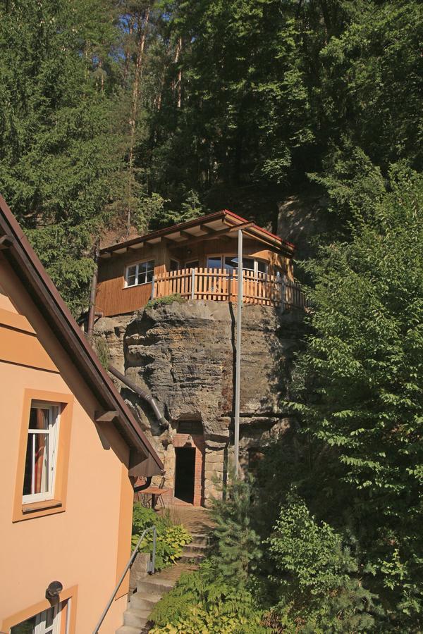 Malbenka - Chata Na Skale Pod Hradem Kokorin Exterior foto